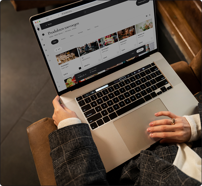 Constell sales- en EMS-software in gebruik op een laptop